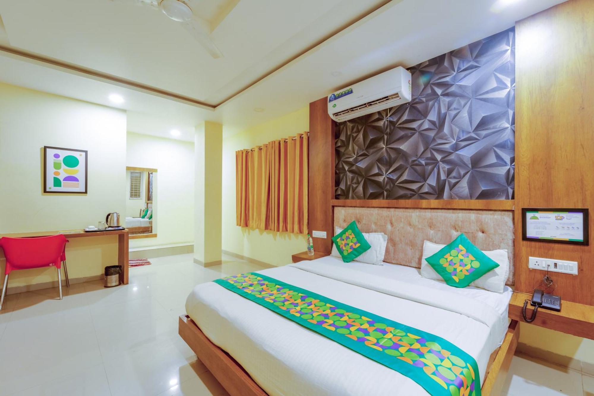 Treebo Royal Empire Indore Exterior foto
