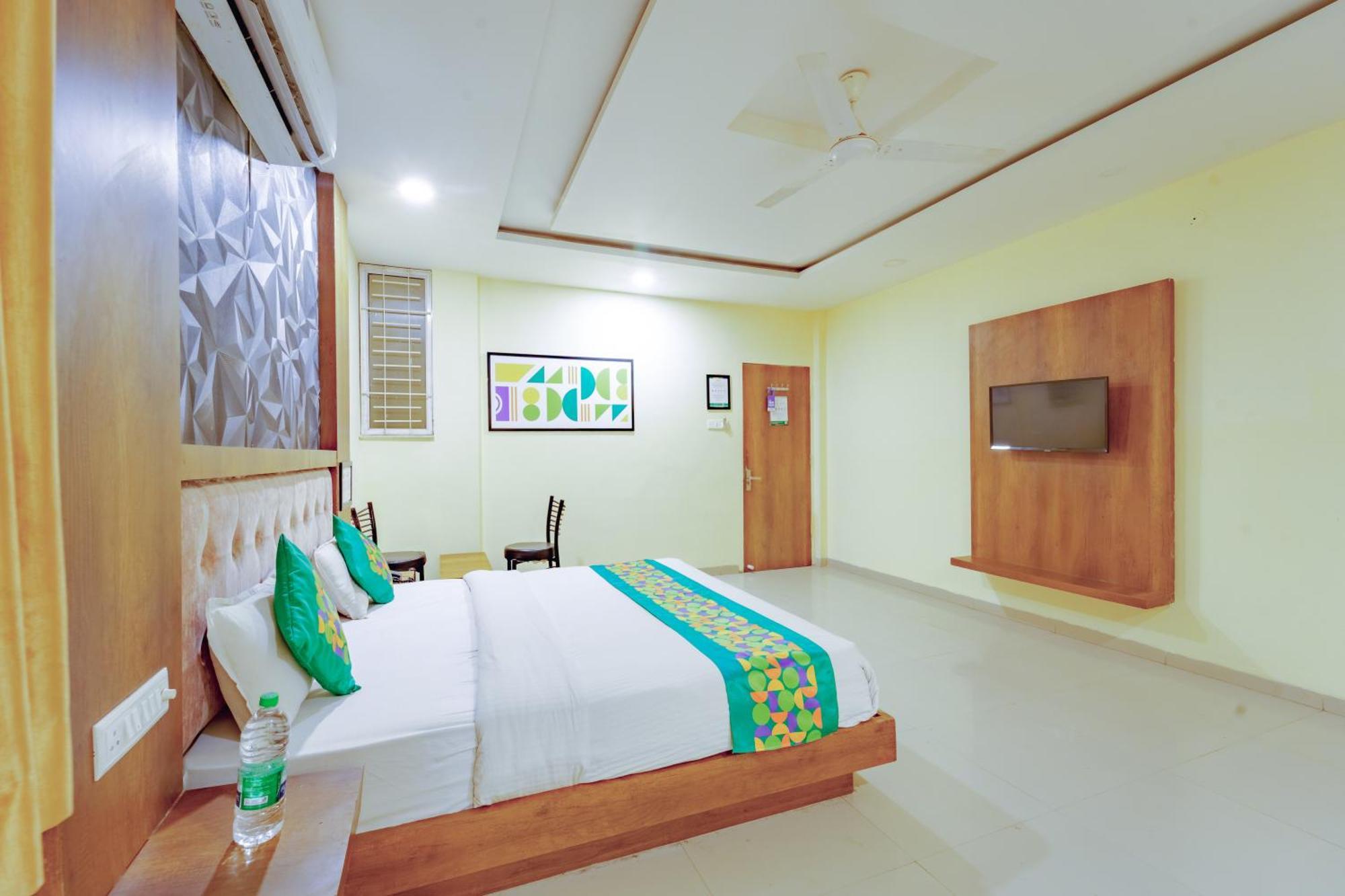 Treebo Royal Empire Indore Exterior foto